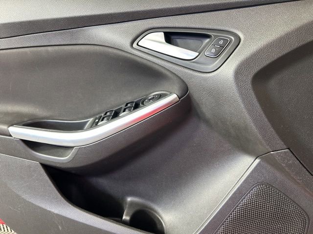 Used 2017 Ford Focus ST image 30