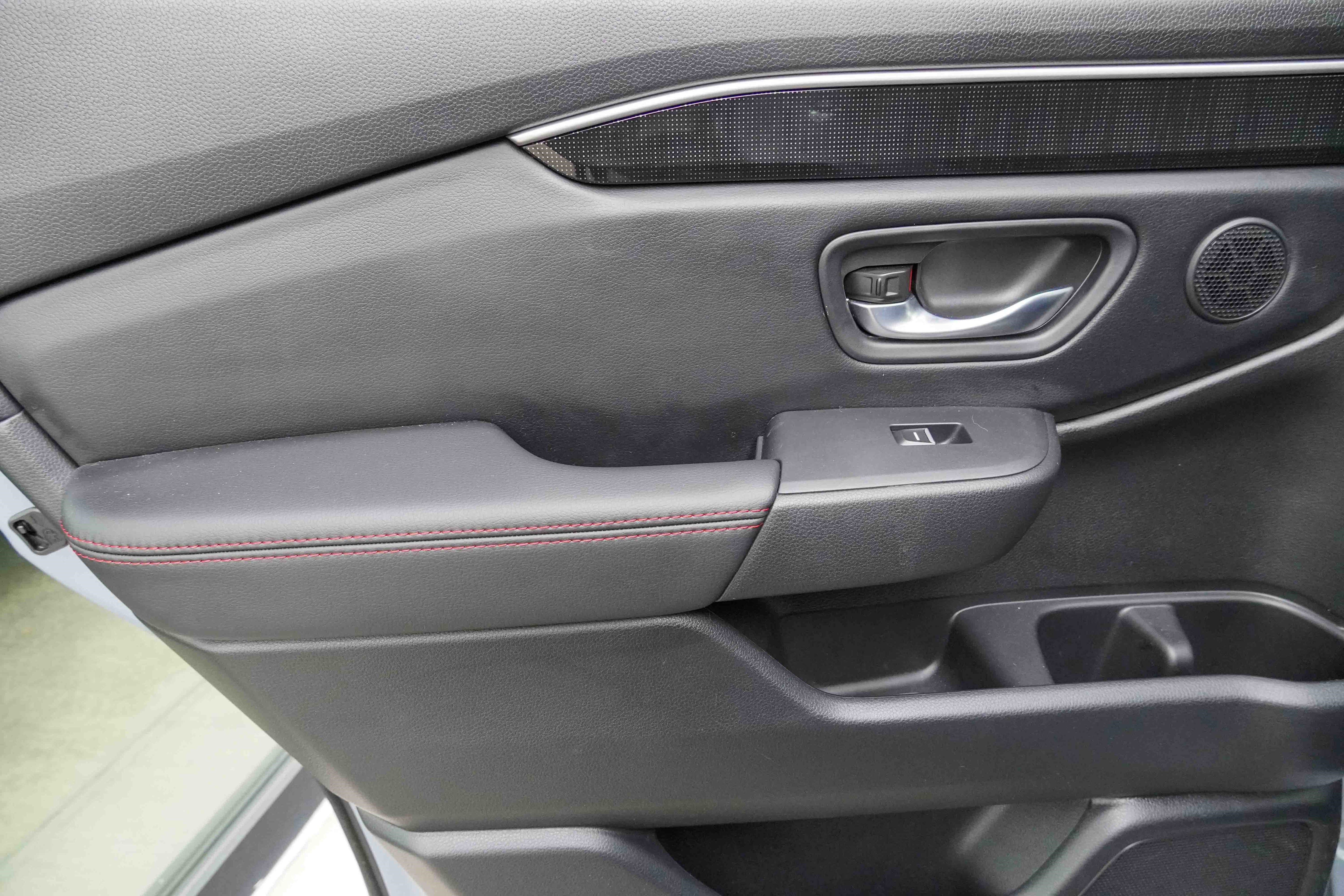 Used 2025 Honda Pilot Black Edition image 34