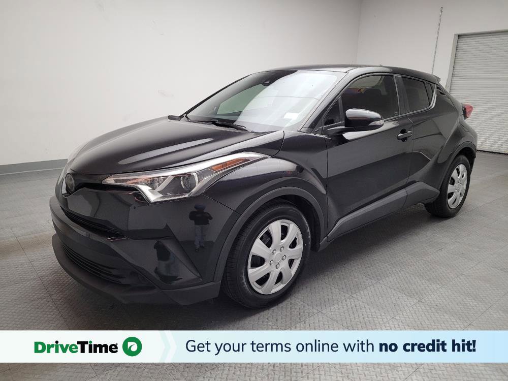 Used 2019 Toyota C-HR LE image 1