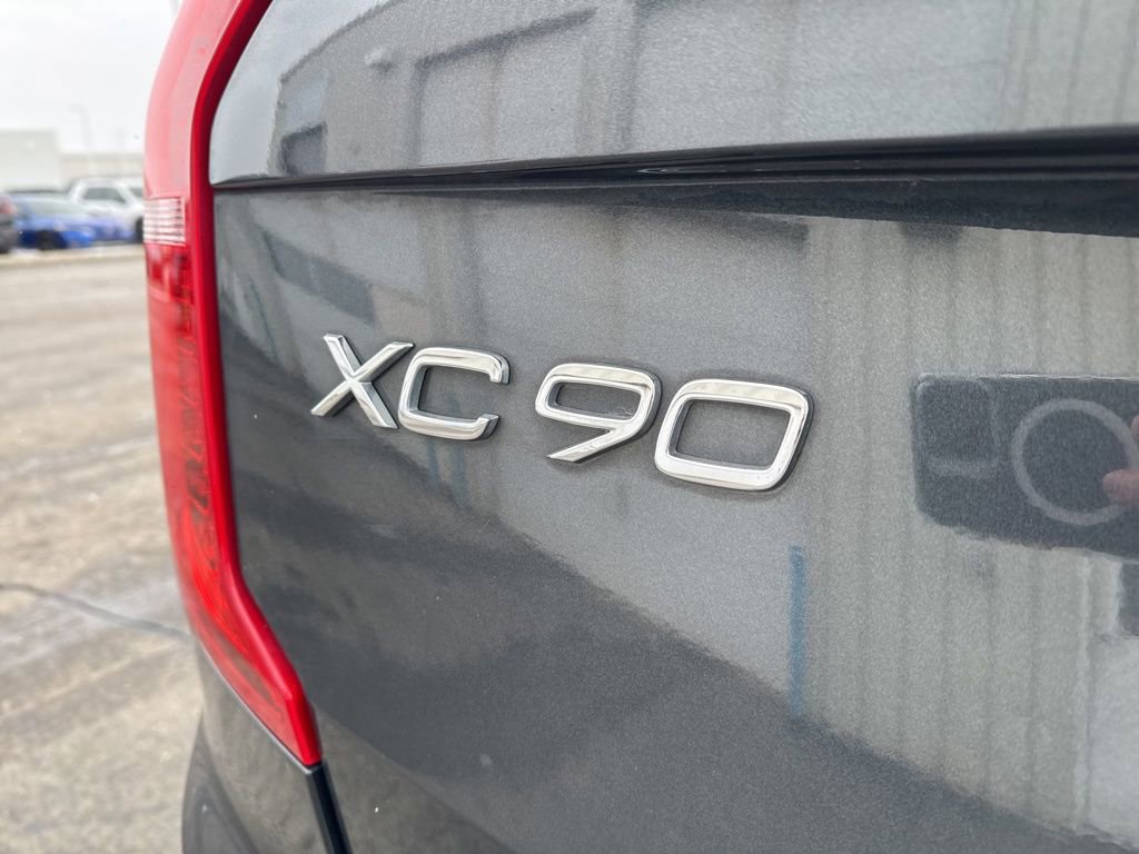 Used 2022 Volvo XC90 T5 Momentum w/ Climate Package image 11