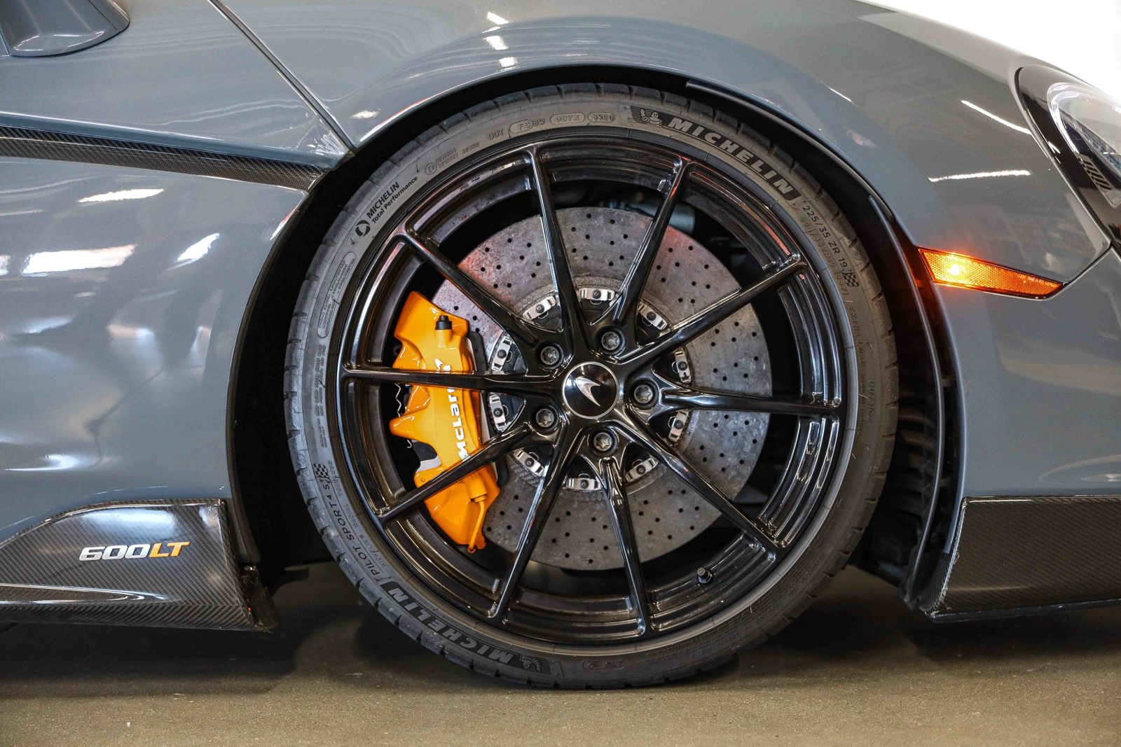 Used 2019 McLaren 600LT RWD image 19