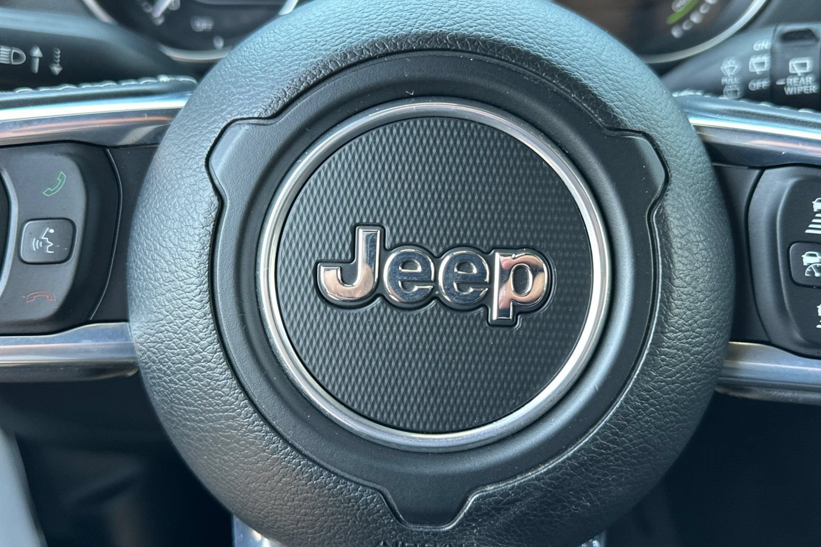 Used 2022 Jeep Wrangler Unlimited Sahara w/ Safety Group AWD/4WD image 40