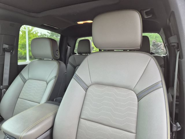 Used 2023 Chevrolet Colorado ZR2 w/ ZR2 Convenience Package III AWD/4WD image 16