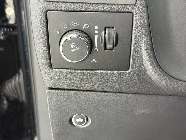 Used 2013 Dodge Challenger R/T image 10