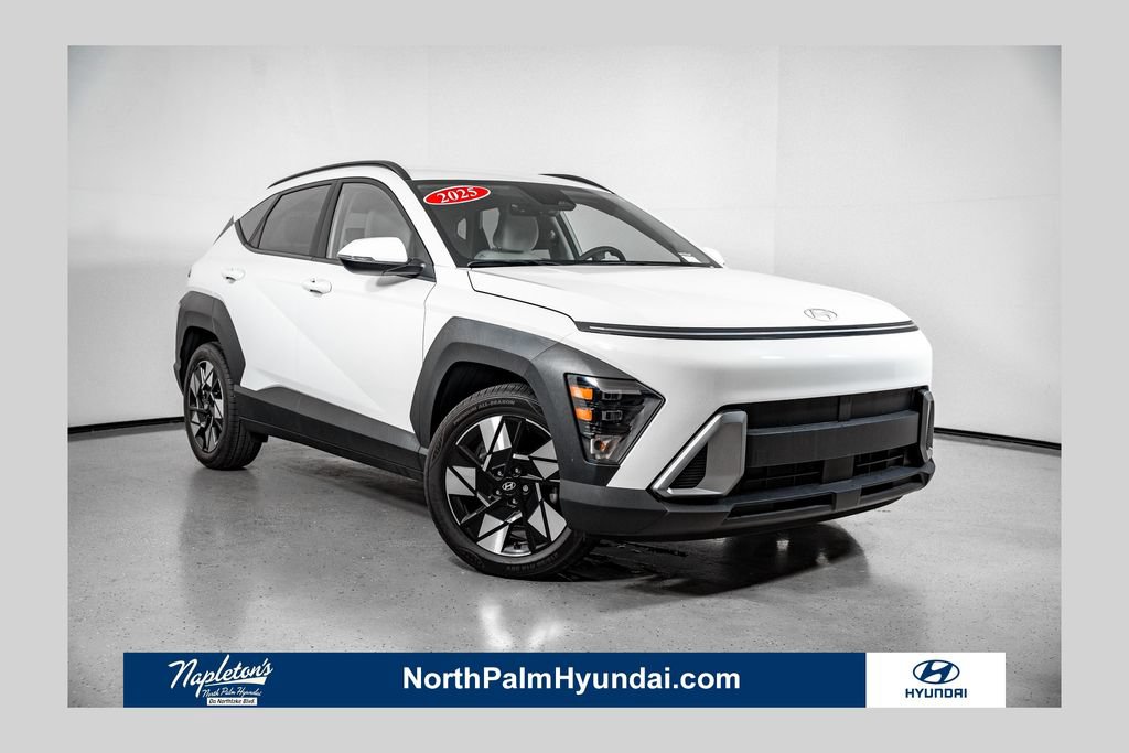 Certified 2025 Hyundai Kona SEL FWD image 1