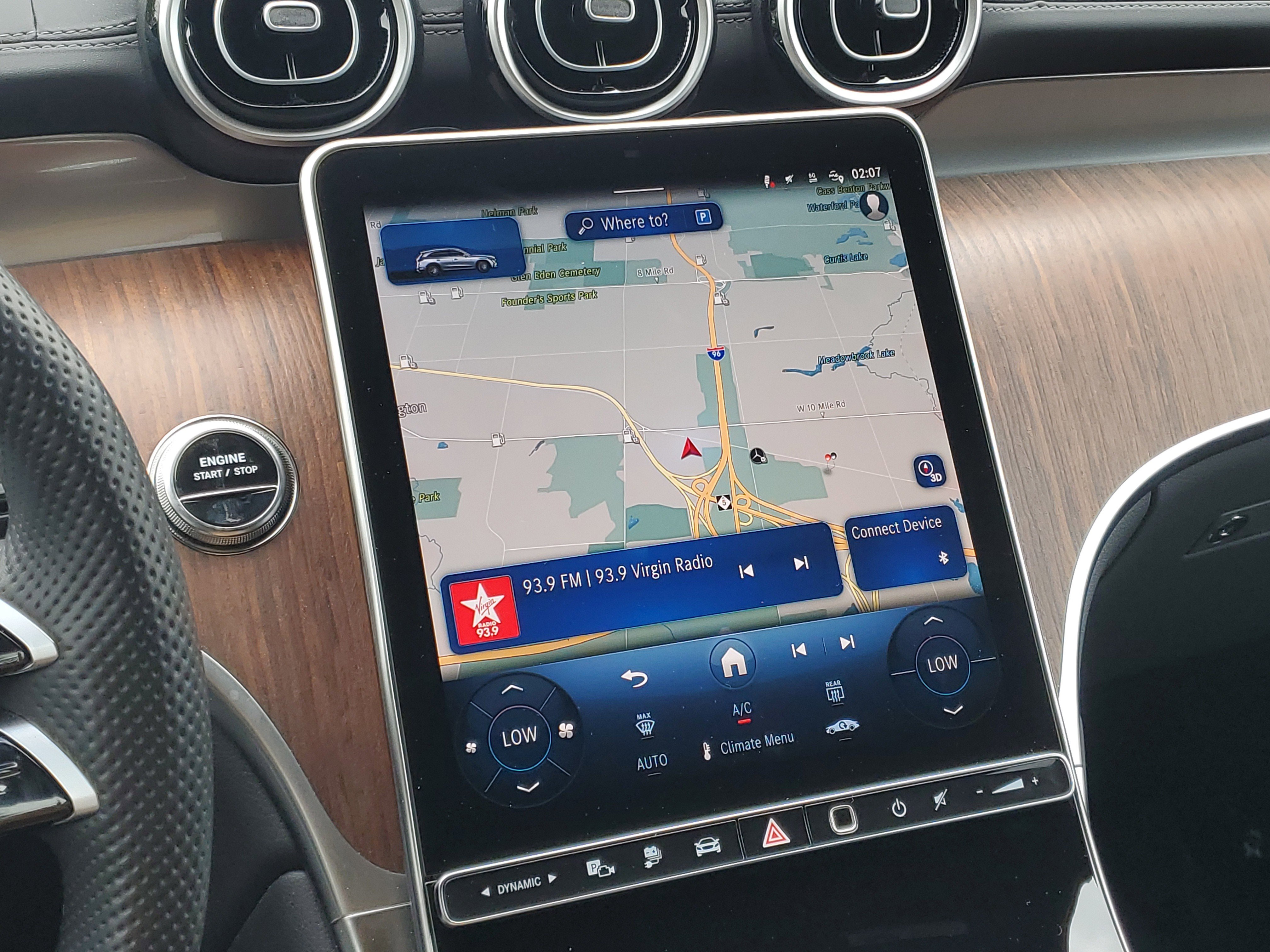 Used 2025 Mercedes-Benz GLC 350e 4MATIC image 17