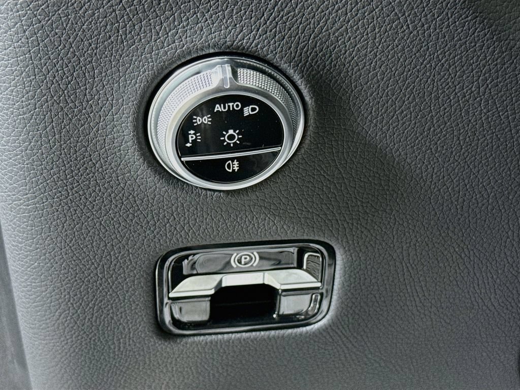 Used 2025 Mercedes-Benz GLC 63 AMG S w/ Driver Assistance Package image 10