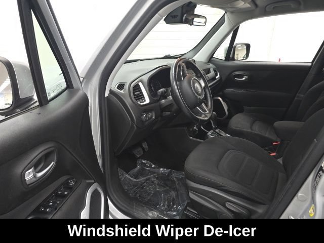 Used 2019 Jeep Renegade Latitude w/ Cold Weather Group AWD/4WD image 11