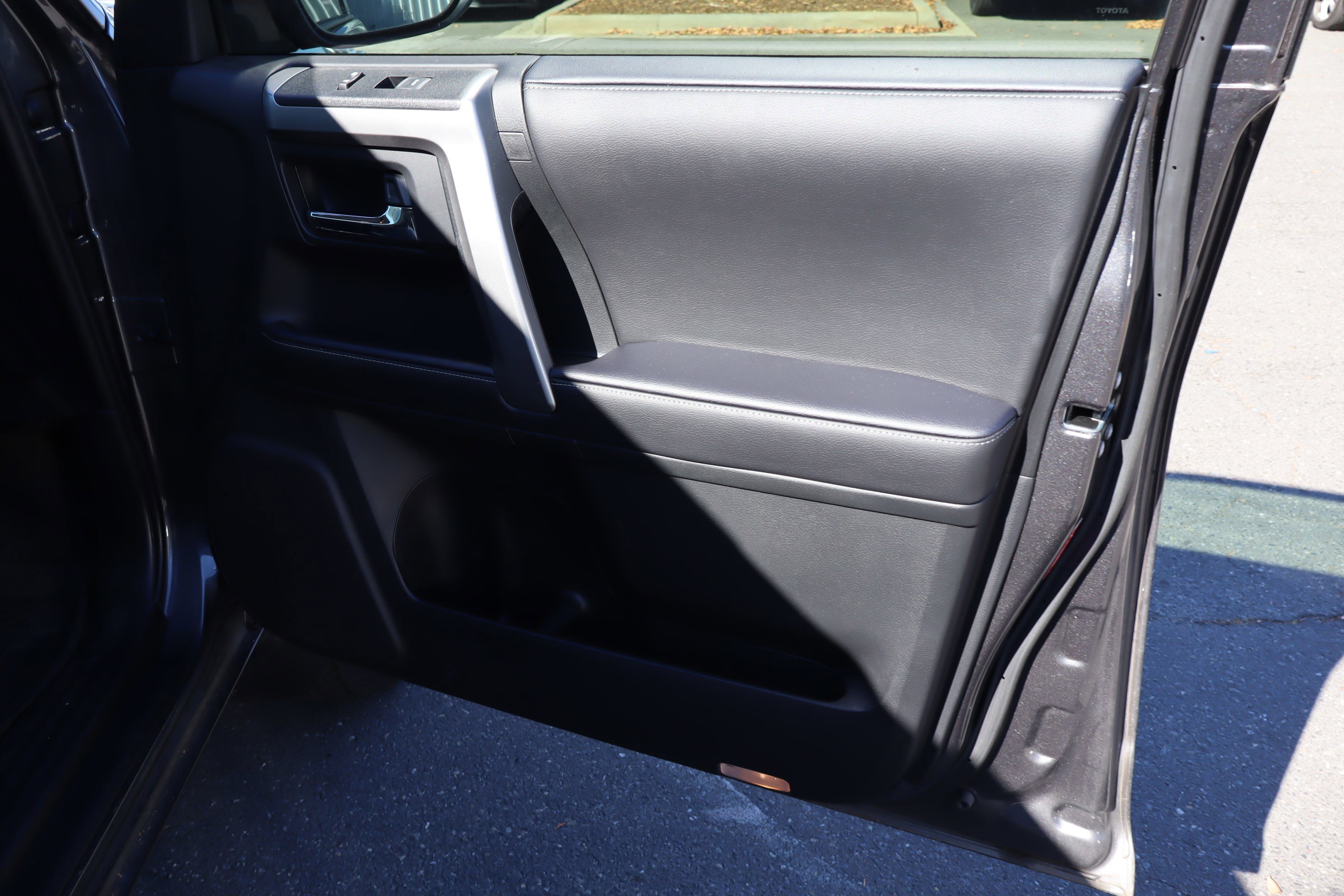 Used 2022 Toyota 4Runner SR5 Premium image 37