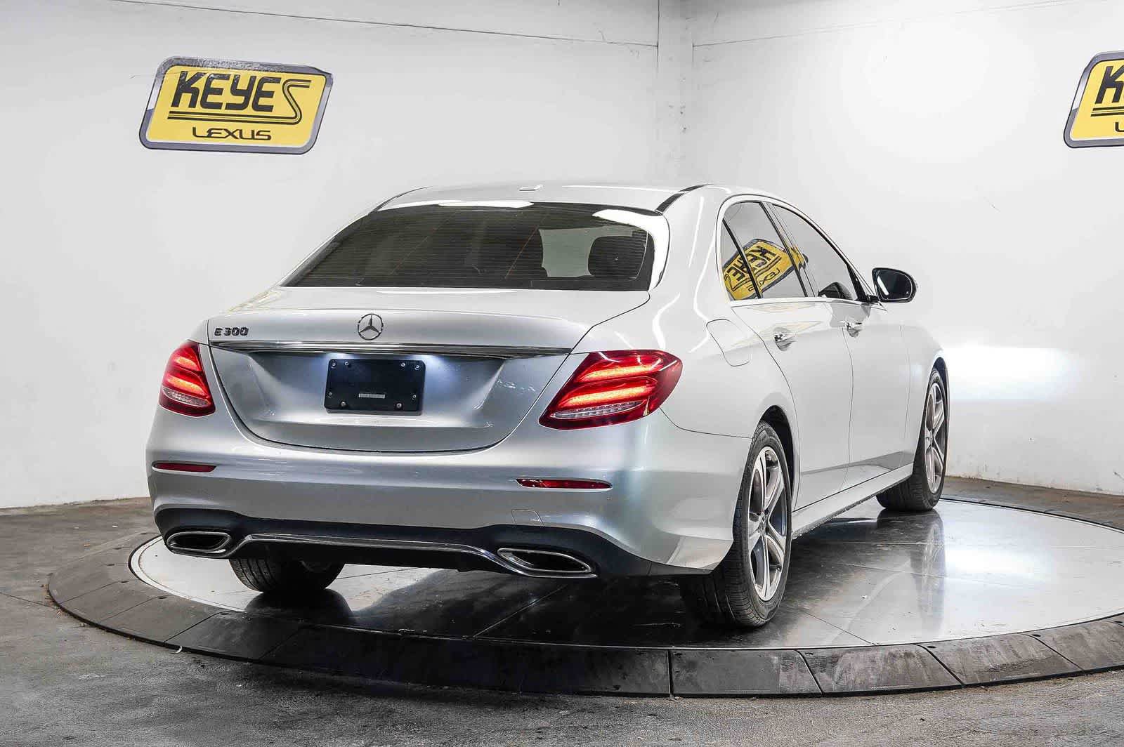 Used 2019 Mercedes-Benz E 300 image 4