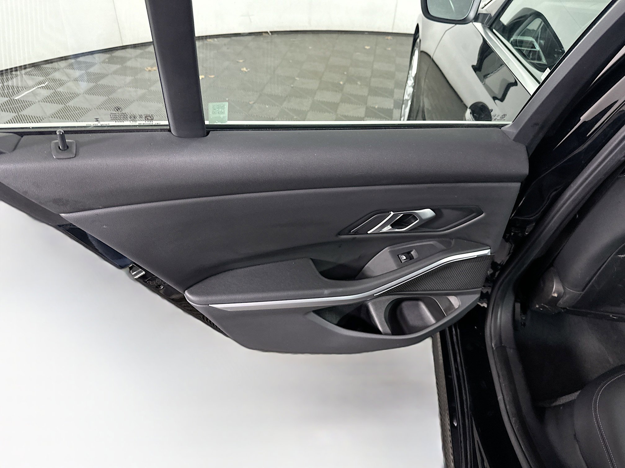 Used 2025 BMW 330i Sedan w/ Convenience Package image 27