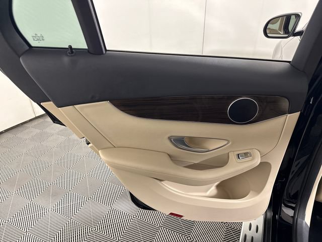 Used 2017 Mercedes-Benz GLC 300 4MATIC image 18