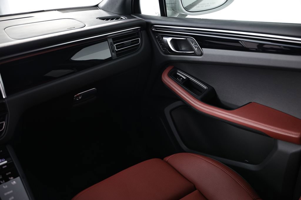New 2026 Porsche Macan S AWD/4WD image 32