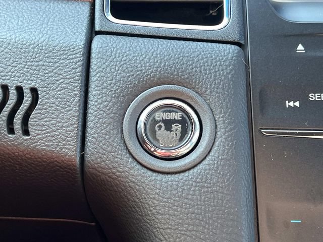 Used 2016 Ford Taurus SHO AWD/4WD image 24