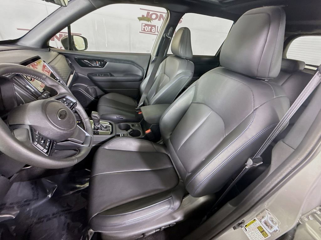 Used 2025 Subaru Forester Limited image 28