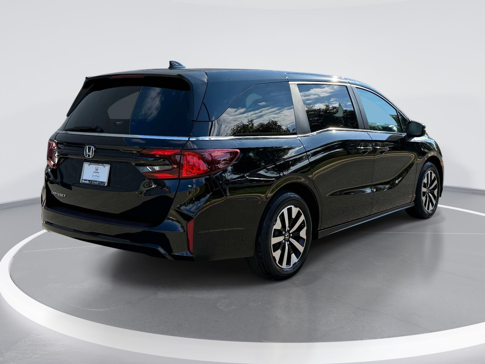 Certified 2026 Honda Odyssey EX-L image 2