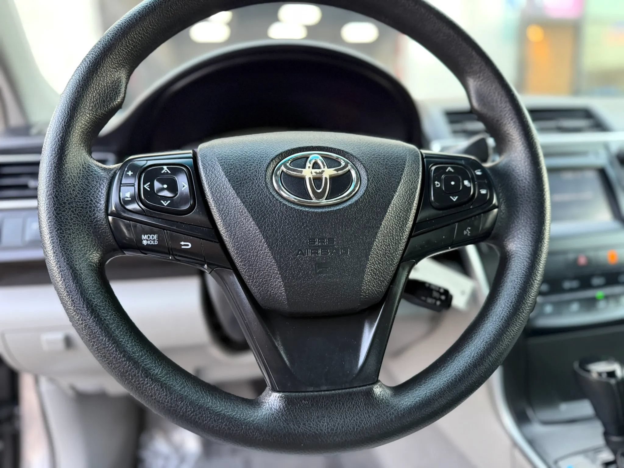Used 2017 Toyota Camry LE FWD image 13