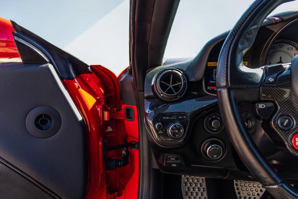 Used 2014 Ferrari F12 Berlinetta RWD image 38