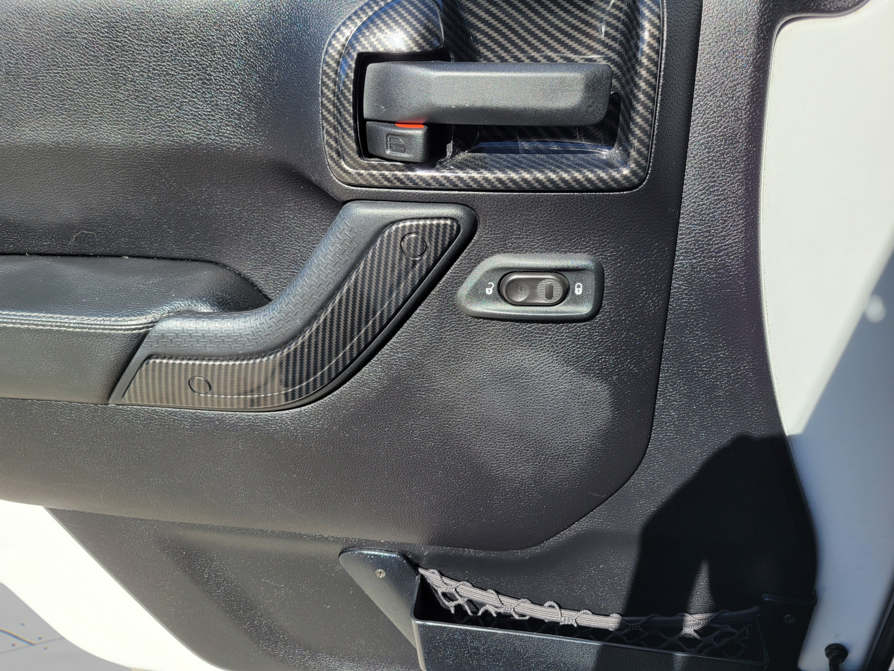 Used 2016 Jeep Wrangler Unlimited Rubicon AWD/4WD image 9