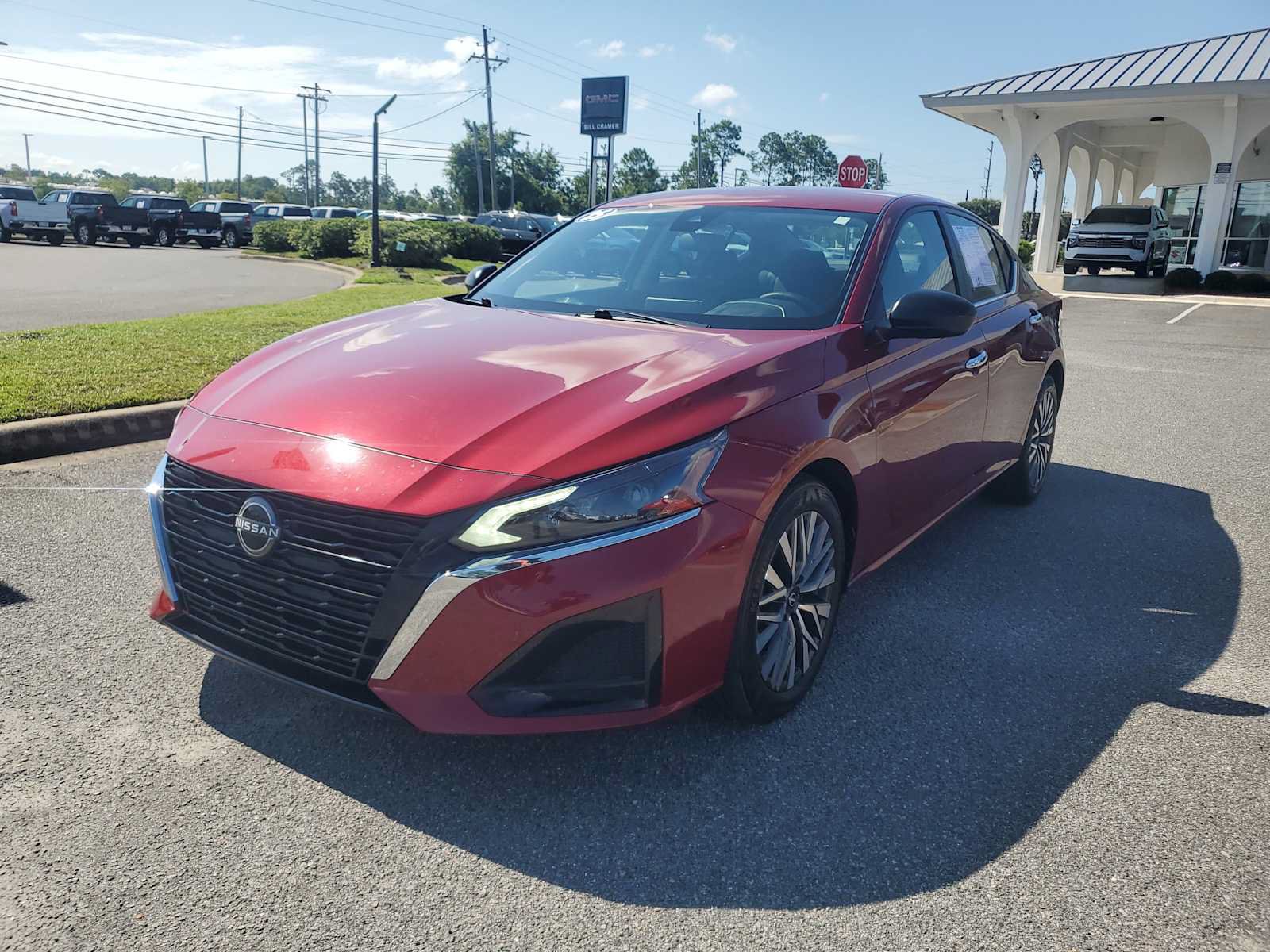 Used 2025 Nissan Altima 2.5 SV FWD image 1