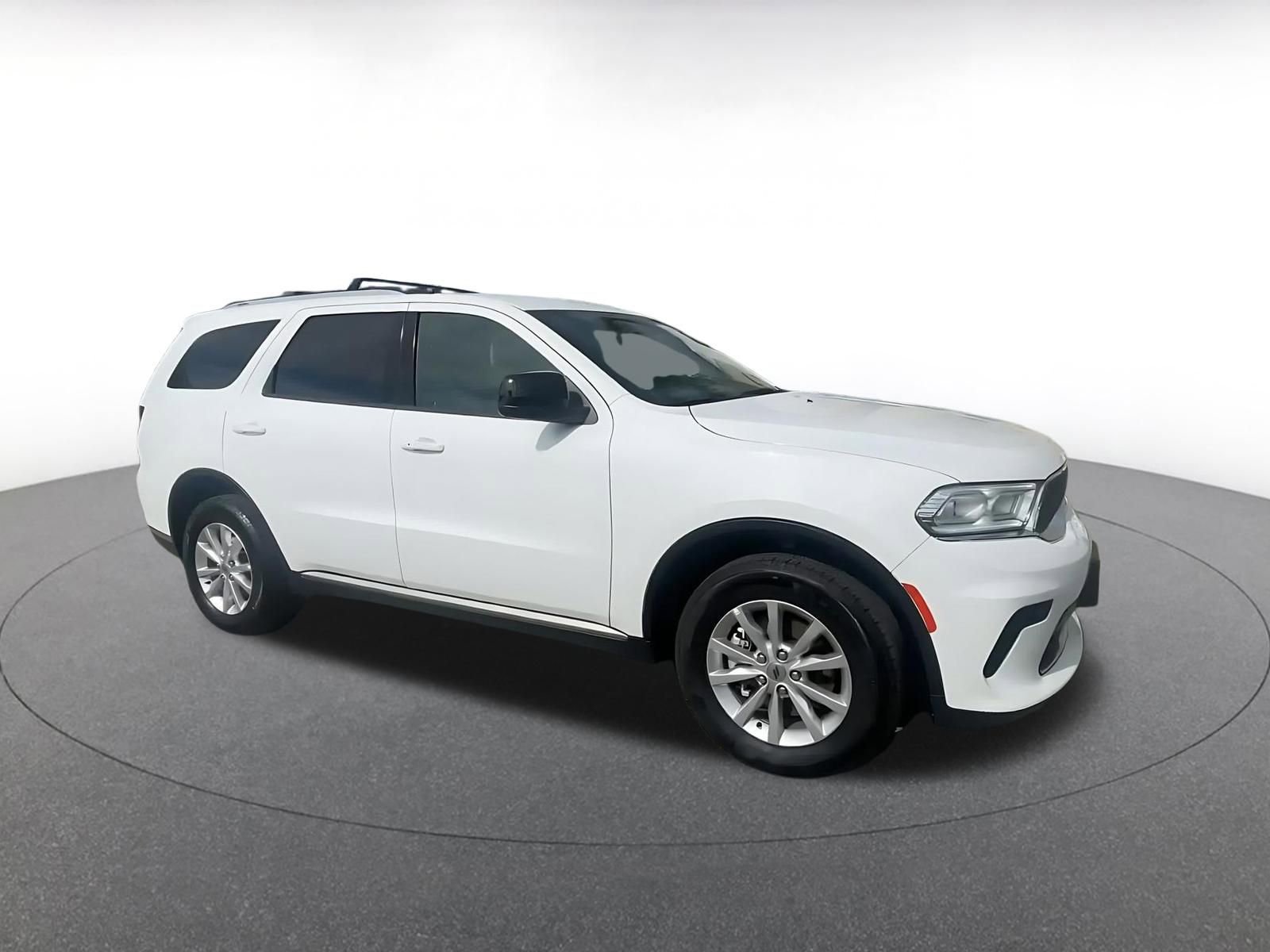 Used 2024 Dodge Durango SXT image 2