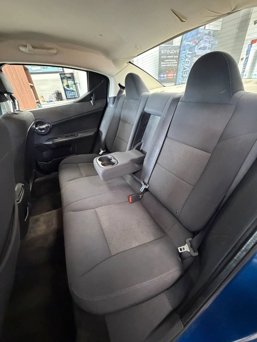 Used 2010 Dodge Avenger SXT FWD image 12