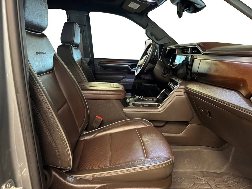 Used 2024 GMC Sierra 3500 Denali image 17