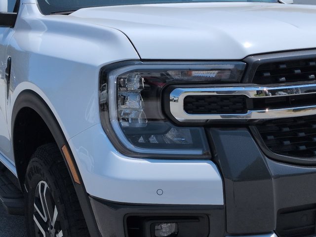 Used 2026 Ford Ranger Lariat w/ FX4 Off-Road Package AWD/4WD image 11