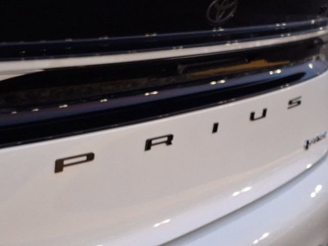 New 2026 Toyota Prius Plug-In Hybrid image 15