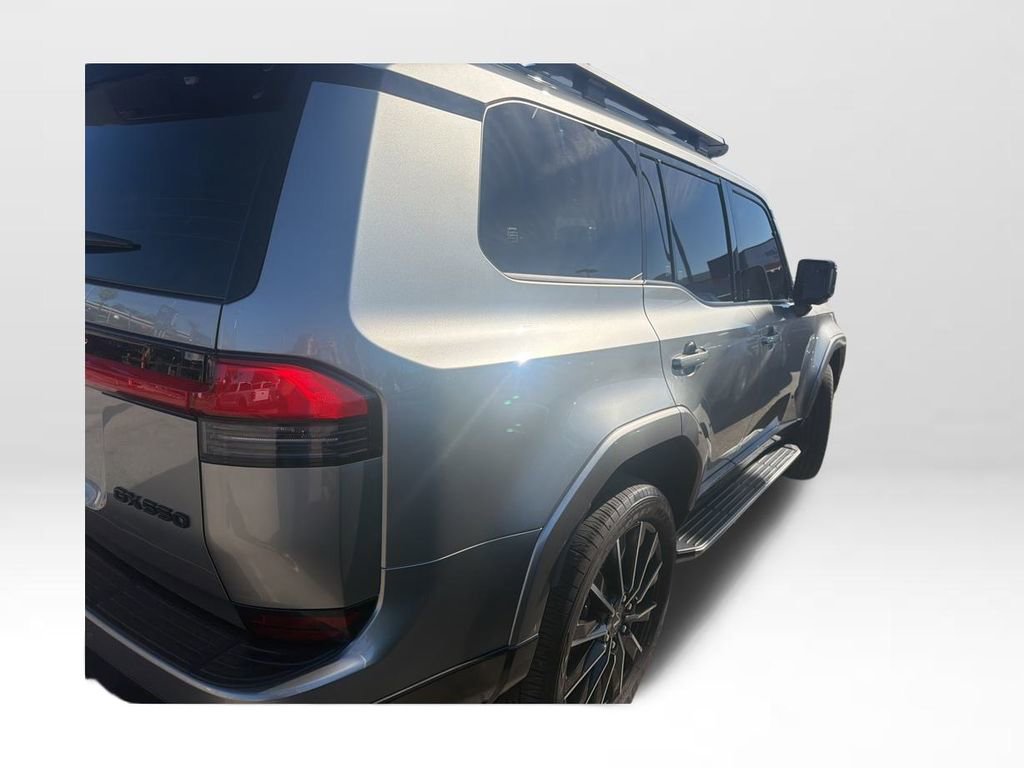 Used 2025 Lexus GX 550 image 8