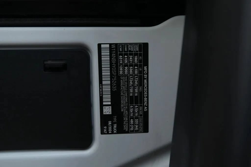 Used 2025 Mercedes-Benz Sprinter 2500 image 14