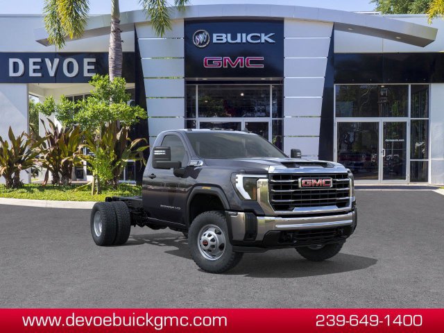 New 2025 GMC Sierra 3500 Pro w/ Convenience Package