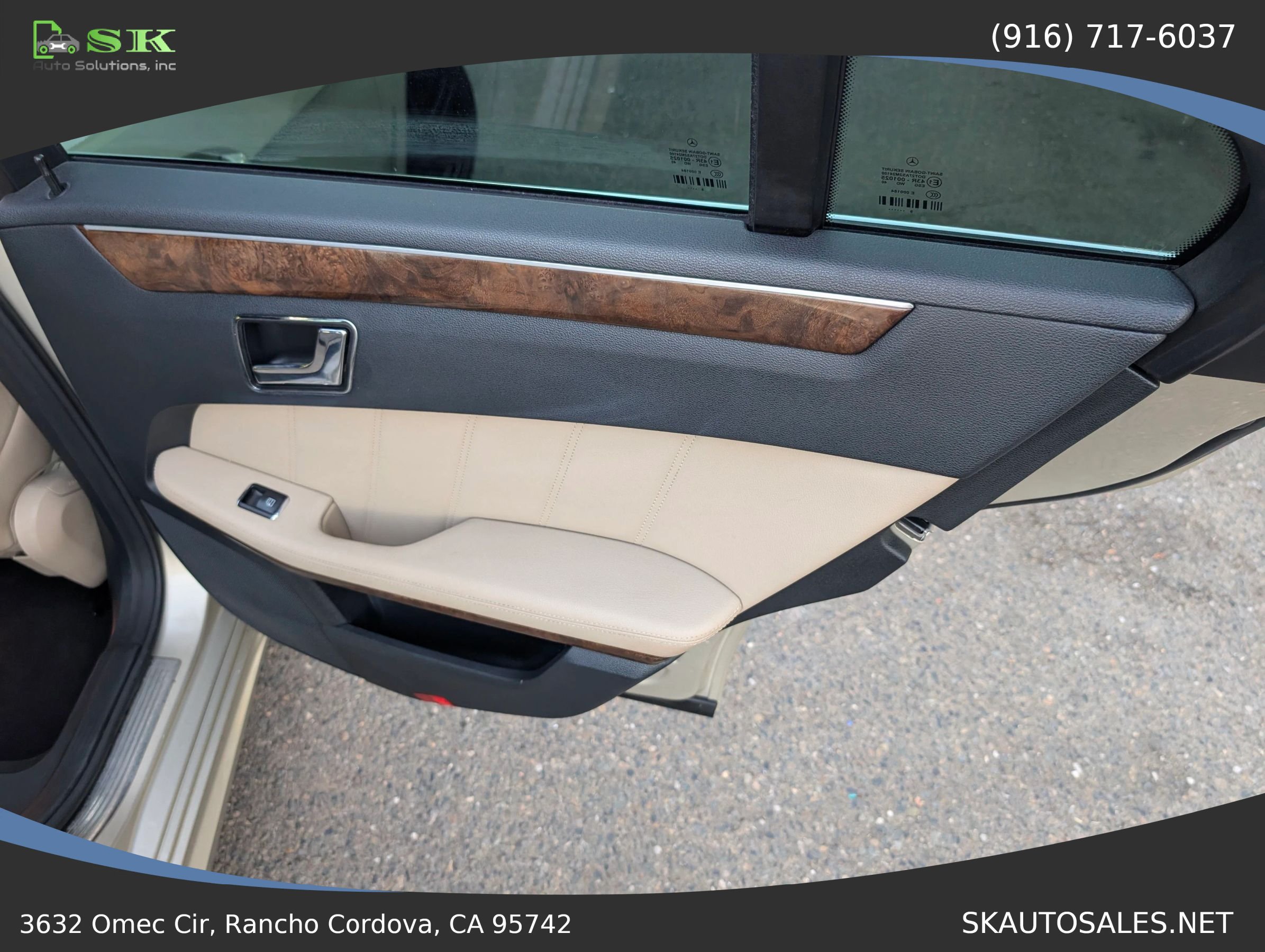 Used 2010 Mercedes-Benz E 350 4MATIC Sedan image 28