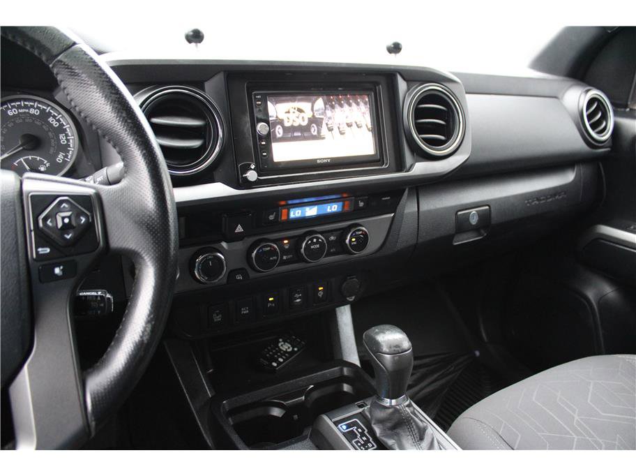 Used 2017 Toyota Tacoma TRD Off-Road w/ Premium & Technology Package image 24