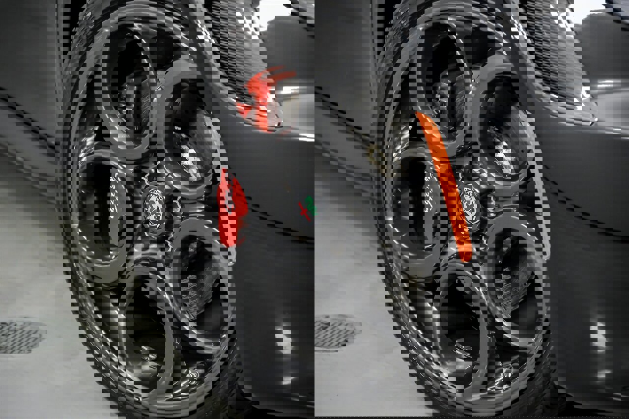 Used 2020 Alfa Romeo 4C Spider image 4