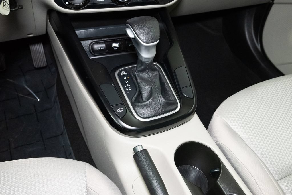 Certified 2025 Kia Soul LX w/ LX Technology Package FWD image 19