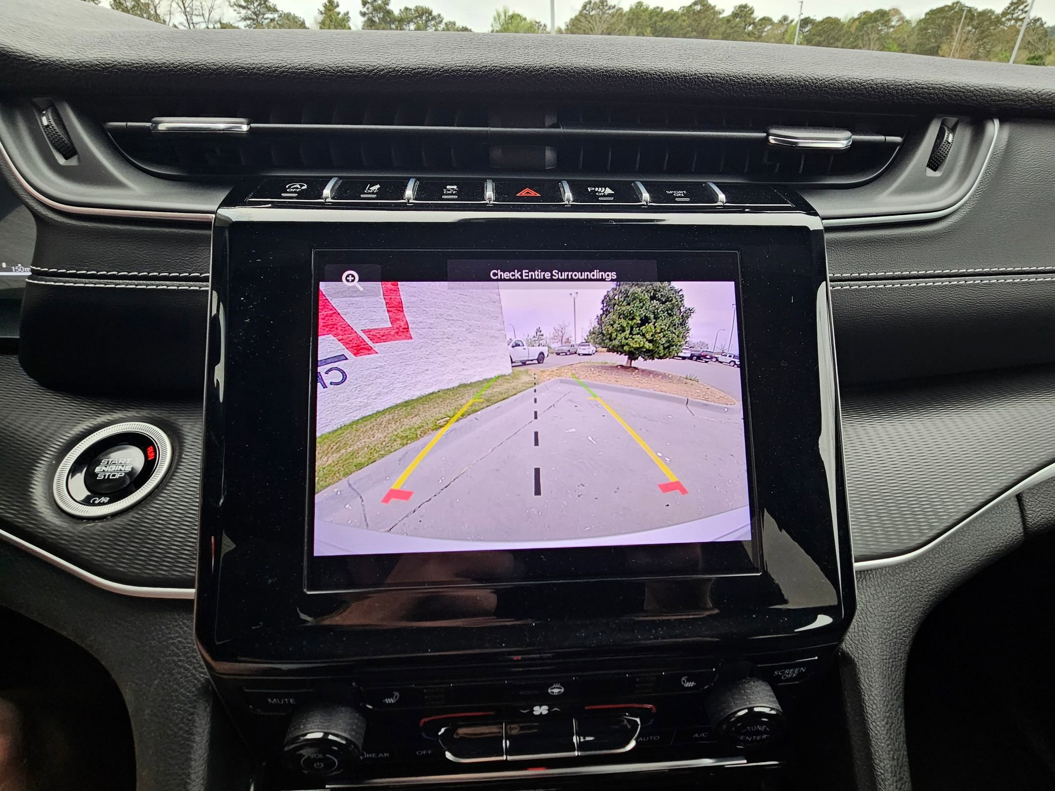 Used 2024 Jeep Grand Cherokee Altitude AWD/4WD image 33