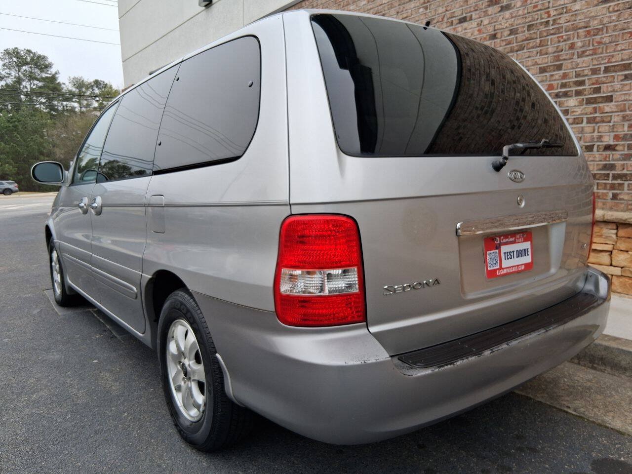 Used 2005 Kia Sedona EX FWD image 2