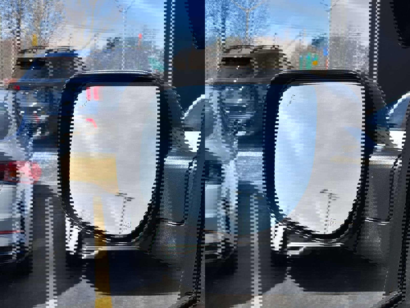 Used 2024 Nissan Titan SV w/ SV Convenience Package image 27