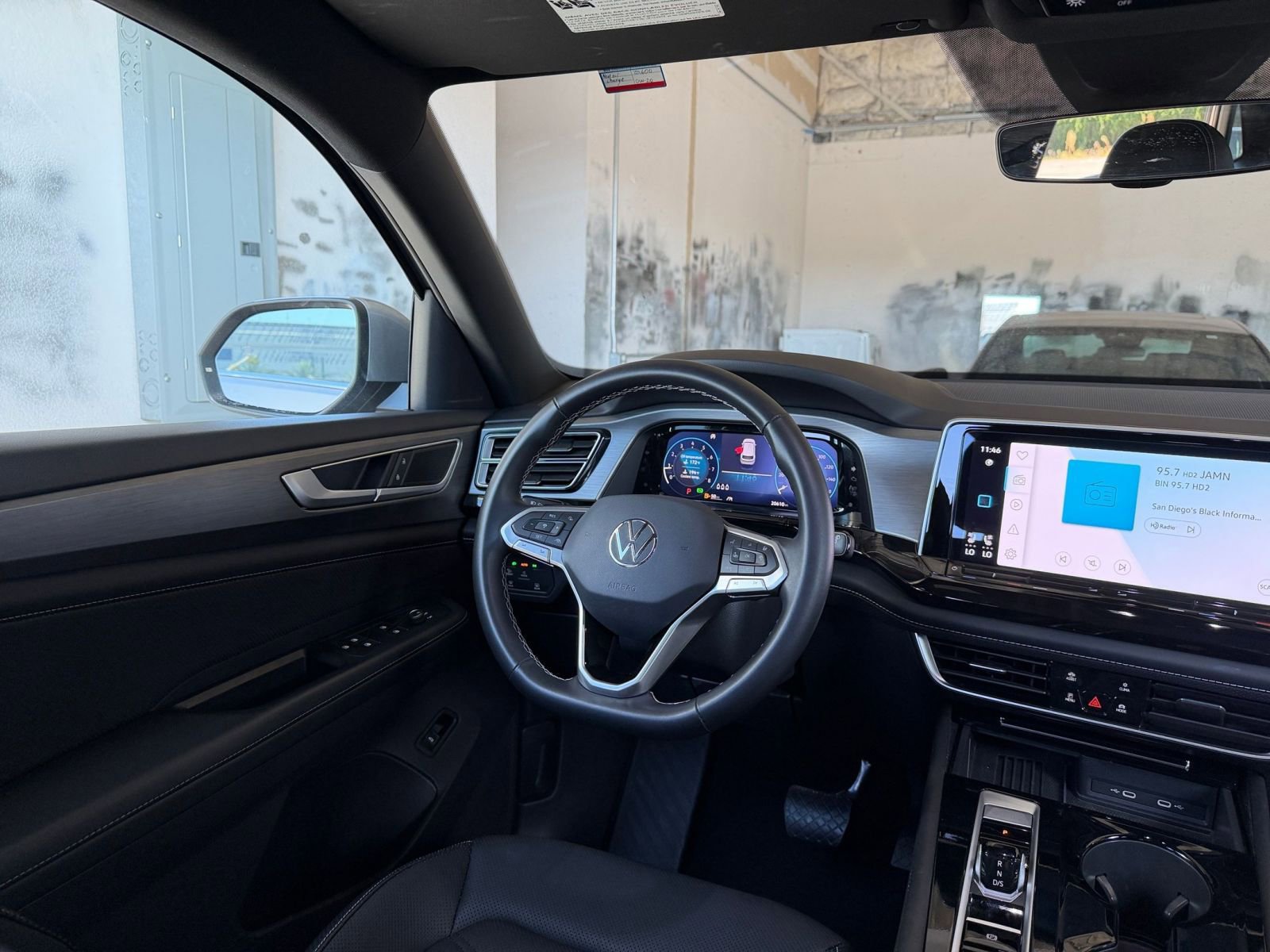 Used 2025 Volkswagen Atlas Cross Sport SE image 34