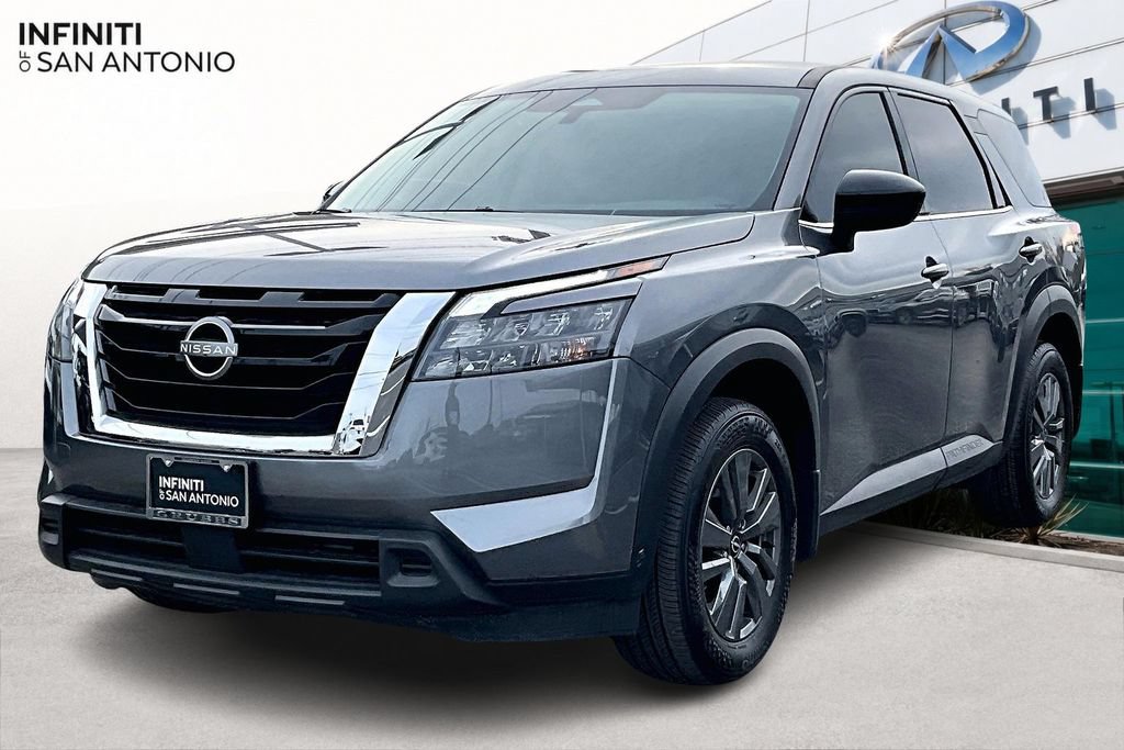 Used 2024 Nissan Pathfinder S AWD/4WD image 14