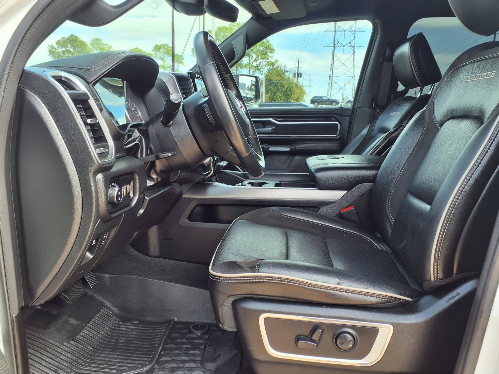Used 2023 RAM 1500 Laramie AWD/4WD image 14
