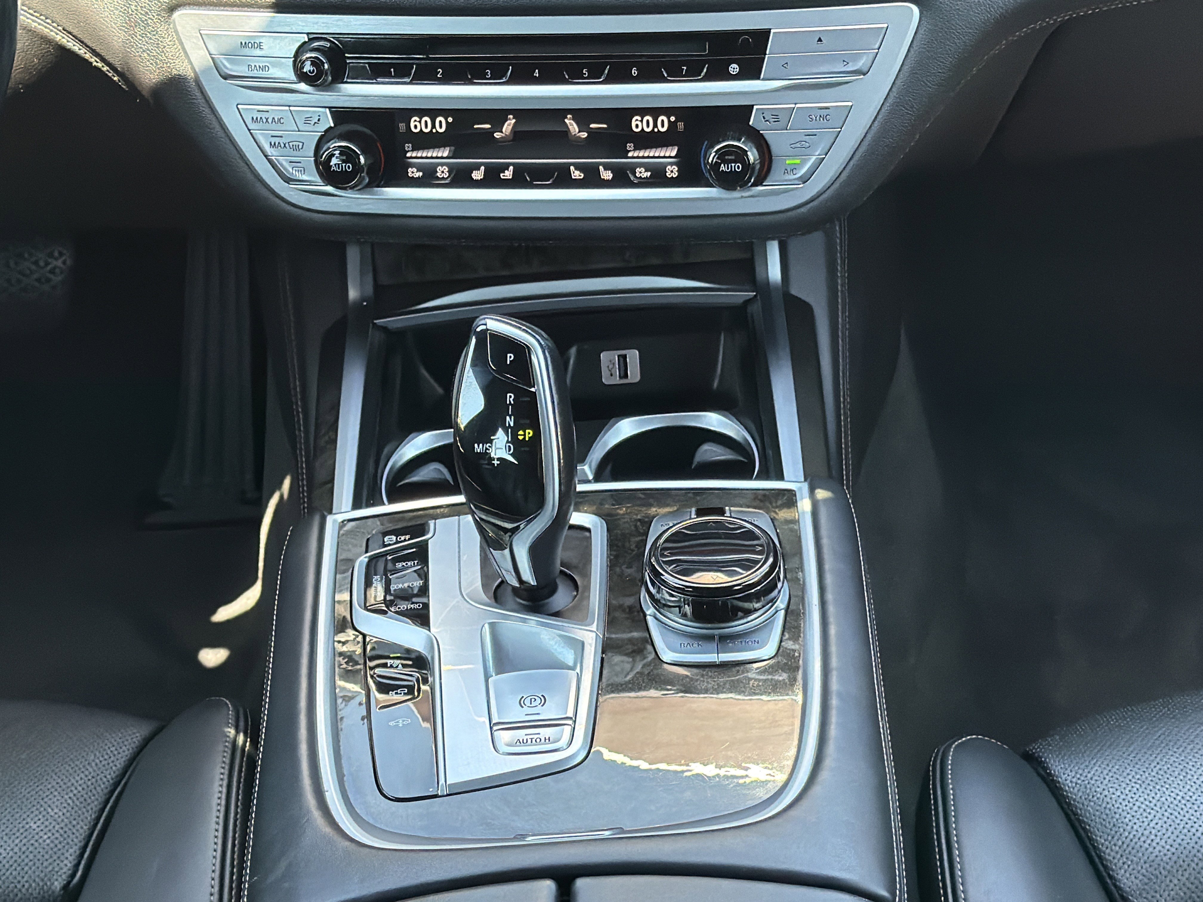 Used 2017 BMW 750i xDrive AWD/4WD image 6