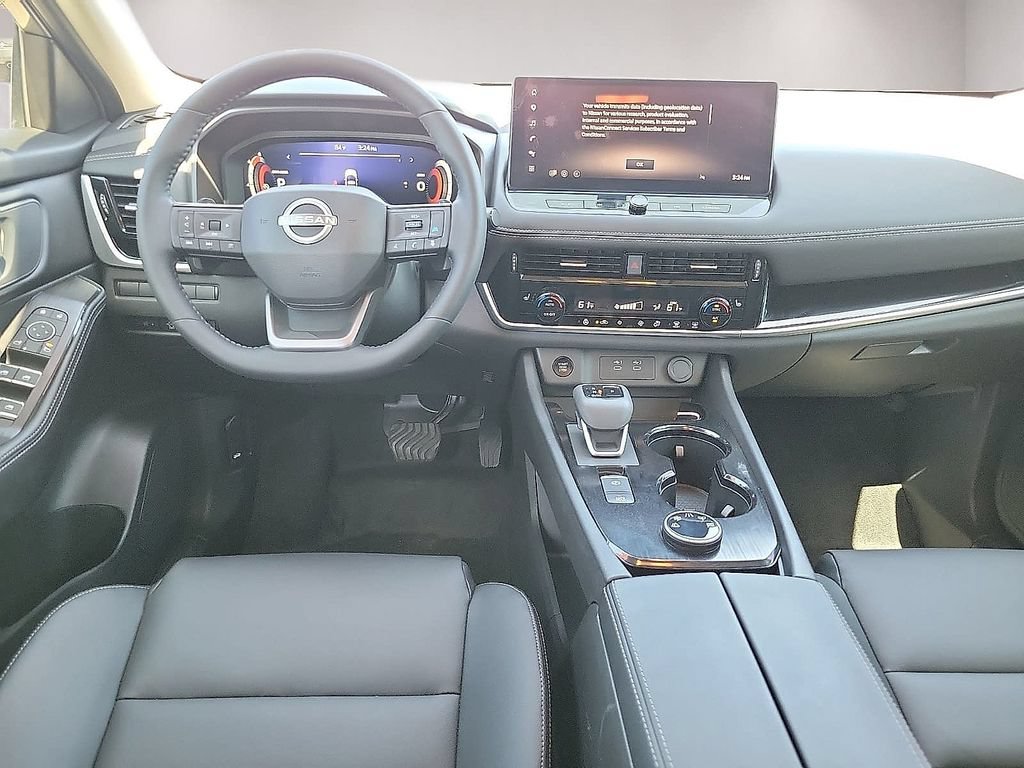Used 2025 Nissan Rogue SL AWD/4WD image 10