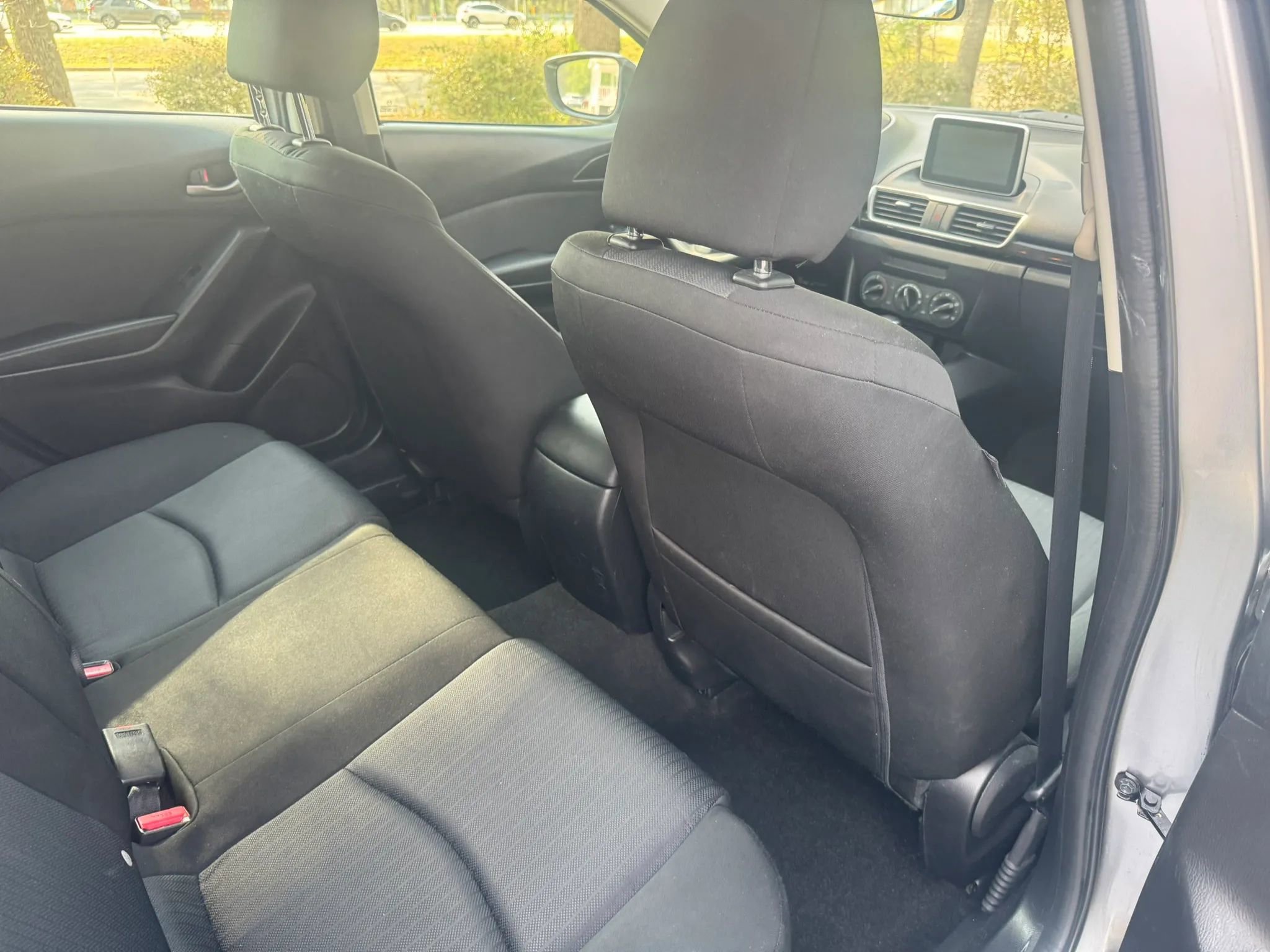 Used 2015 MAZDA MAZDA3 i Sport image 18