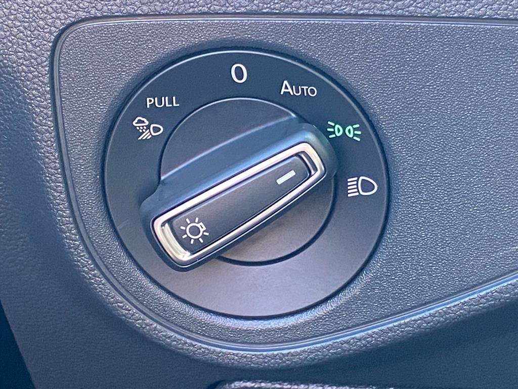 Certified 2023 Volkswagen Atlas Cross Sport SE w/ Panoramic Sunroof Package image 17