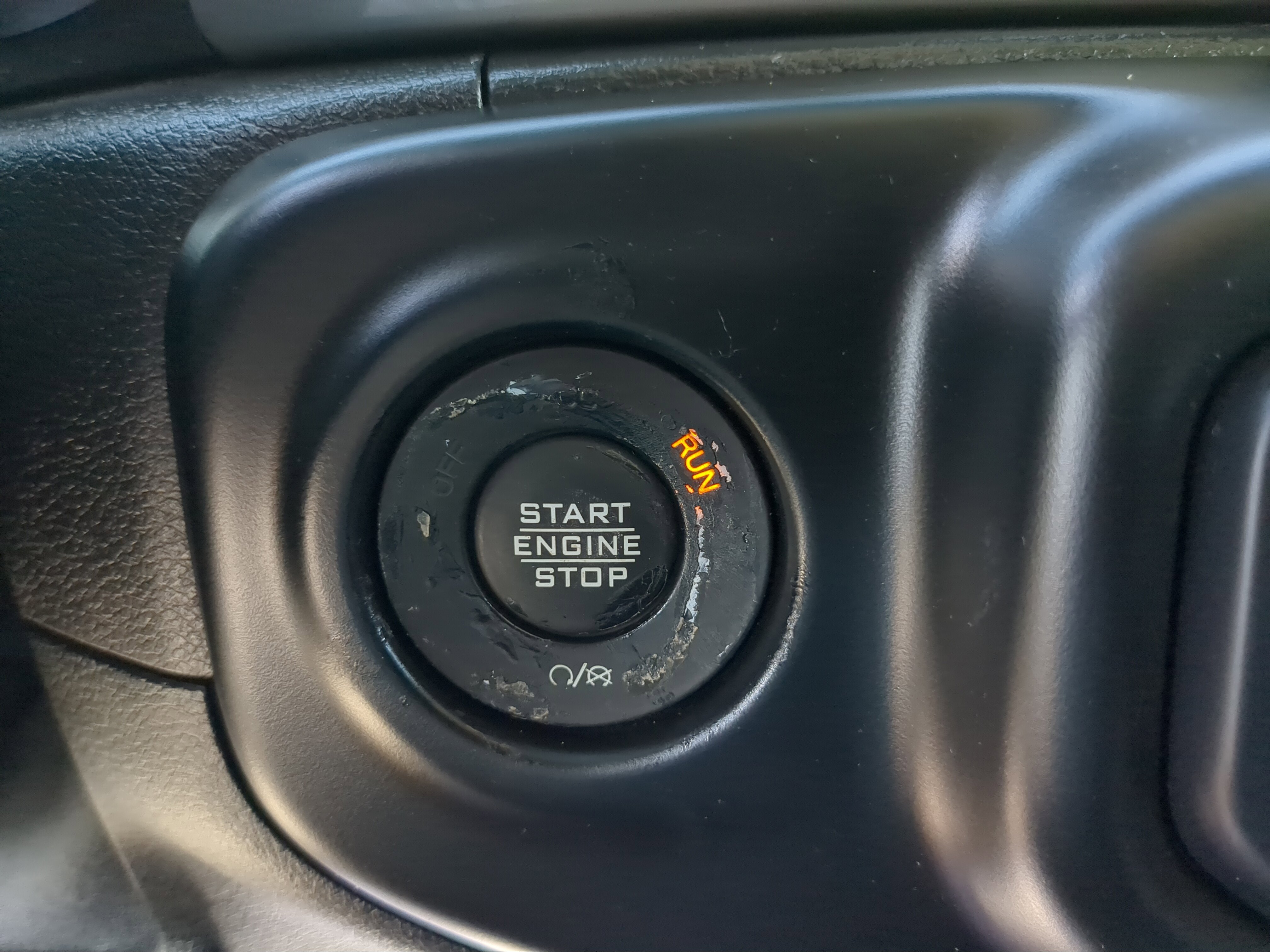 Used 2020 Jeep Gladiator Overland w/ Safety Group image 34