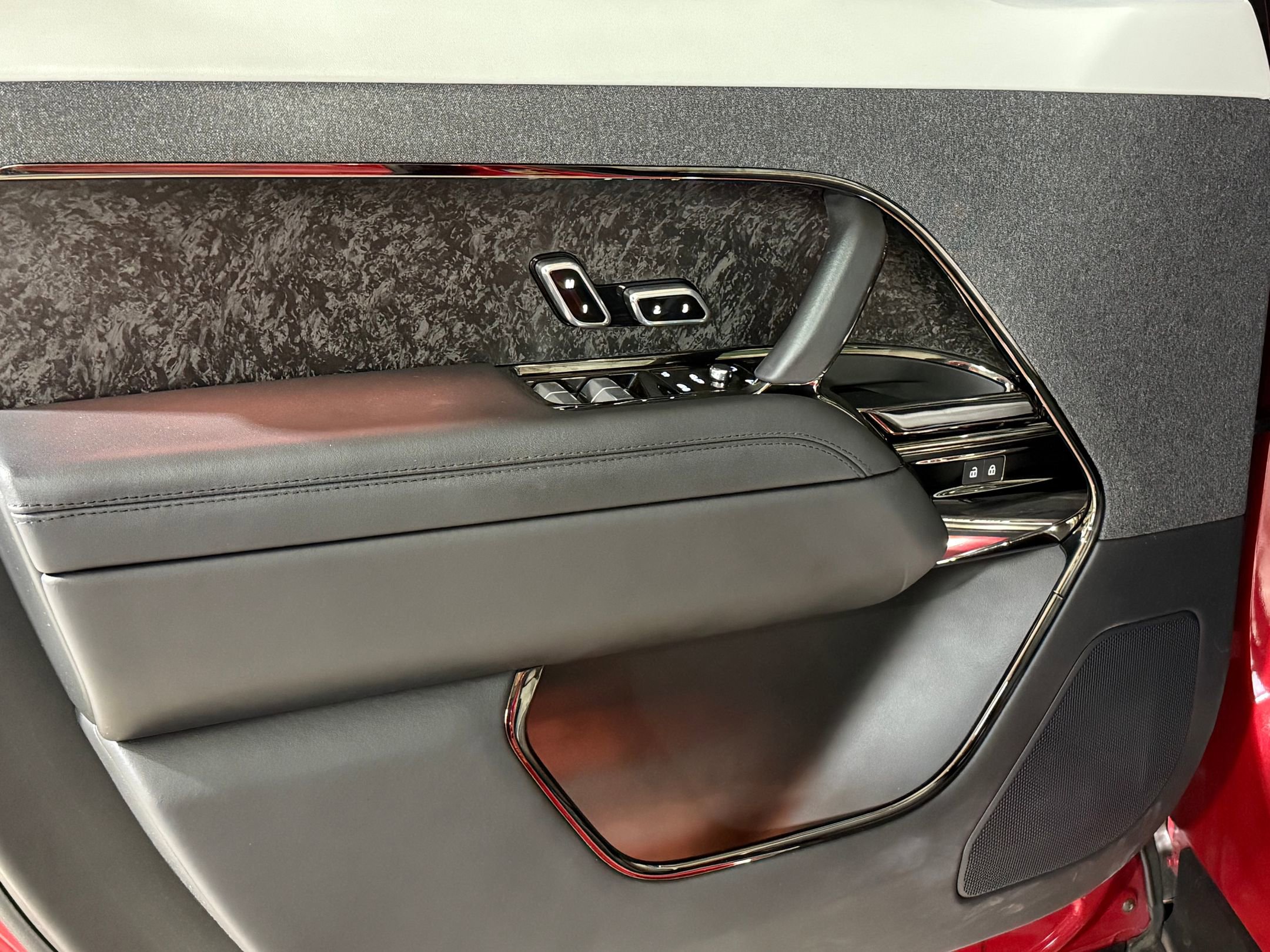 Used 2023 Land Rover Range Rover Sport SE Dynamic image 11