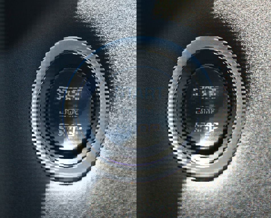 Used 2023 Land Rover Discovery Sport SE image 10