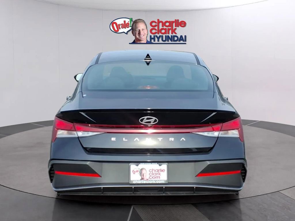 New 2026 Hyundai Elantra Sport FWD image 4